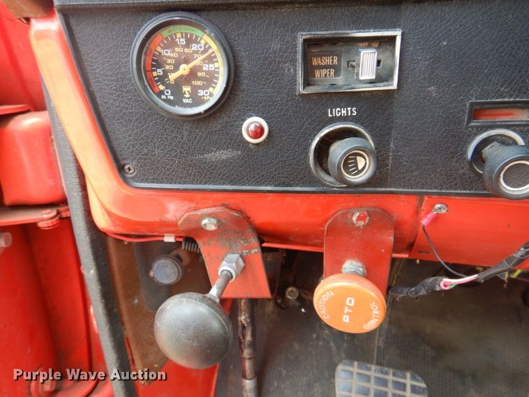 image for item IN9830 1975 Chevrolet C60  grain truck