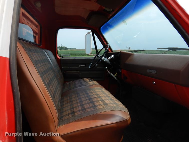 image for item IN9830 1975 Chevrolet C60  grain truck