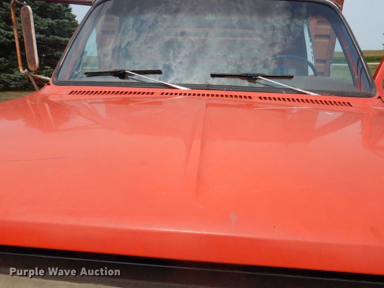 image for item IN9830 1975 Chevrolet C60  grain truck