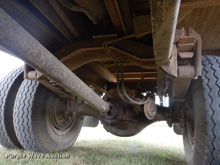 image for item IN9830 1975 Chevrolet C60  grain truck