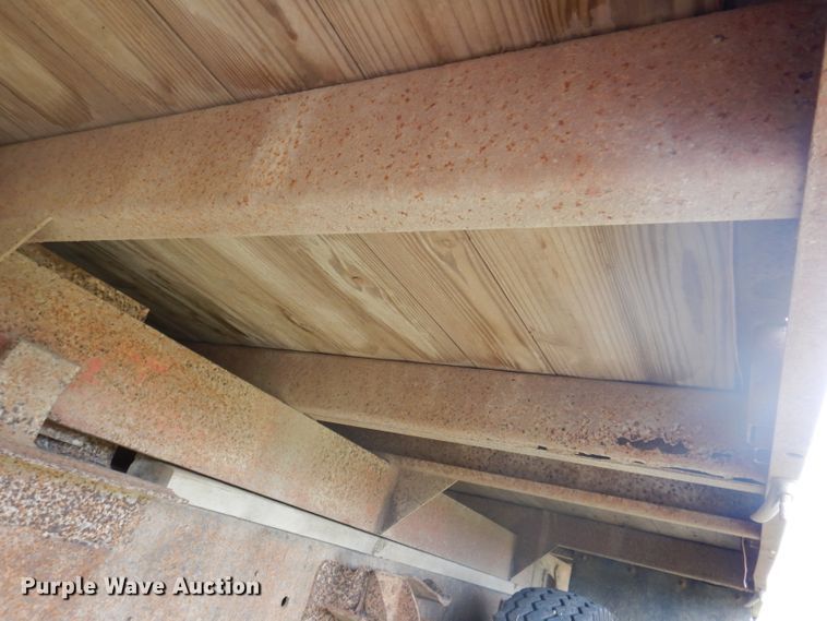 image for item IN9830 1975 Chevrolet C60  grain truck