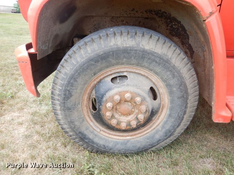 image for item IN9830 1975 Chevrolet C60  grain truck