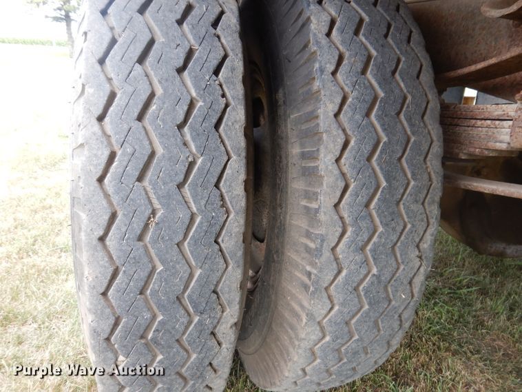 image for item IN9830 1975 Chevrolet C60  grain truck