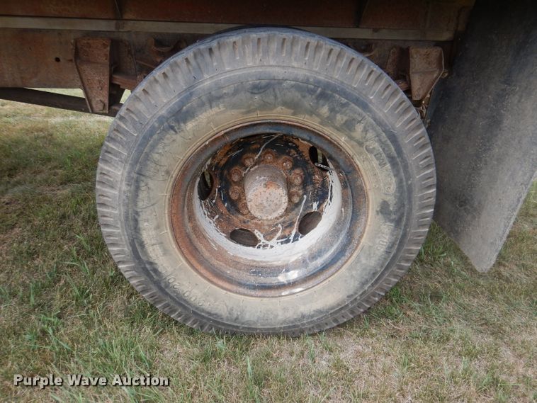 image for item IN9830 1975 Chevrolet C60  grain truck