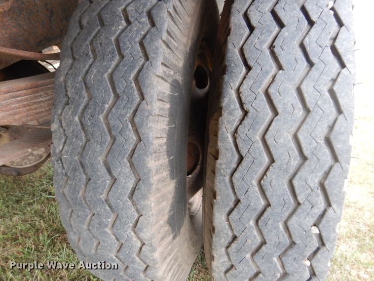 image for item IN9830 1975 Chevrolet C60  grain truck