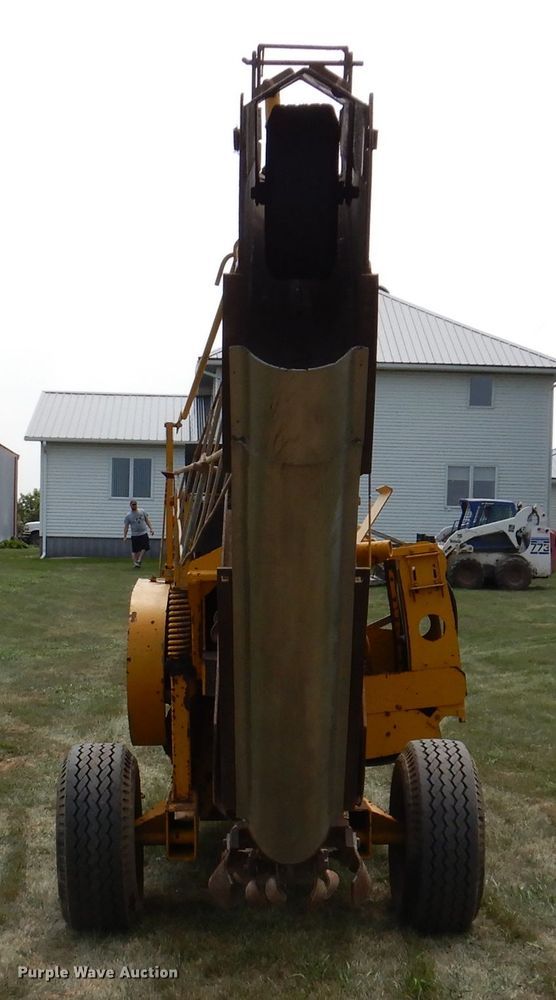 image for item IN9831 Vermeer PT18  tile trencher