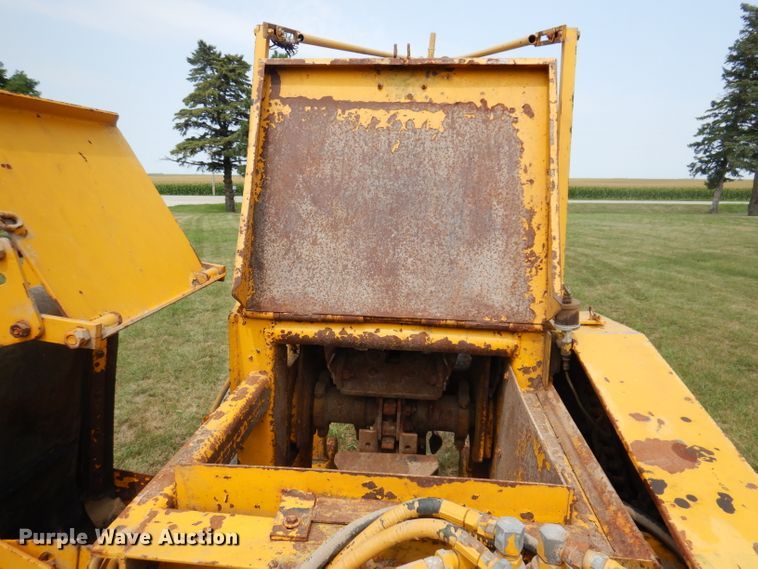 image for item IN9831 Vermeer PT18  tile trencher