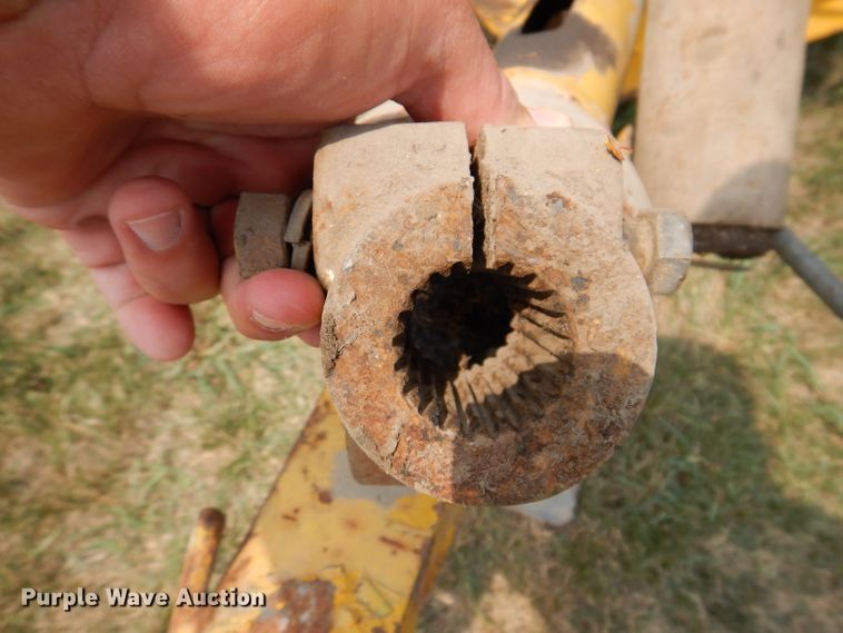 image for item IN9831 Vermeer PT18  tile trencher