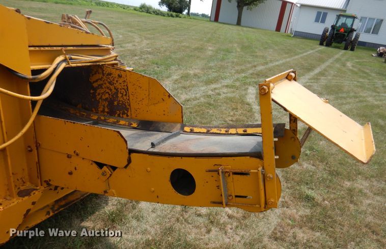 image for item IN9831 Vermeer PT18  tile trencher