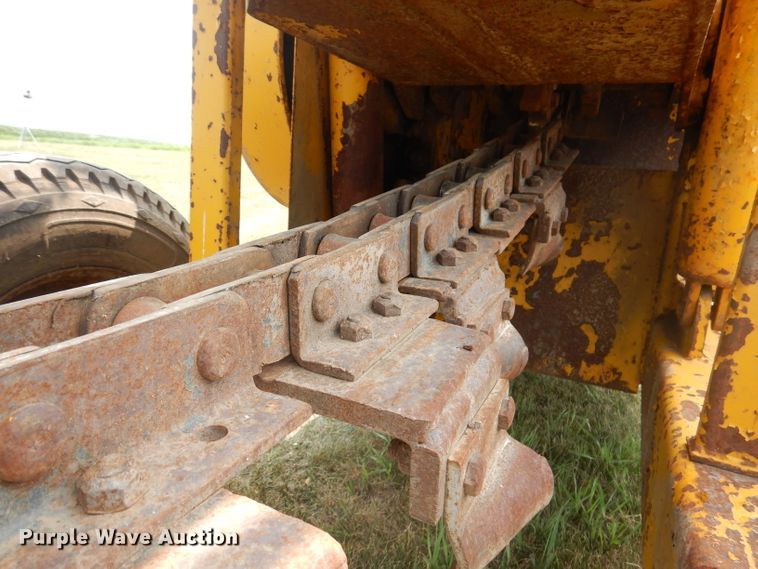 image for item IN9831 Vermeer PT18  tile trencher