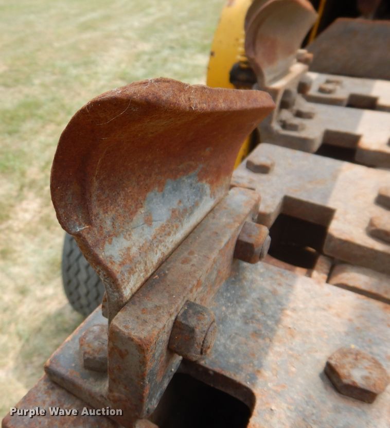 image for item IN9831 Vermeer PT18  tile trencher