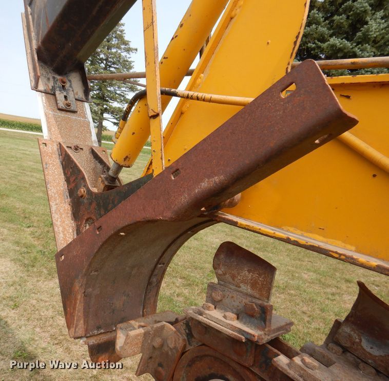 image for item IN9831 Vermeer PT18  tile trencher