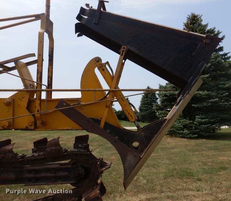 image for item IN9831 Vermeer PT18  tile trencher