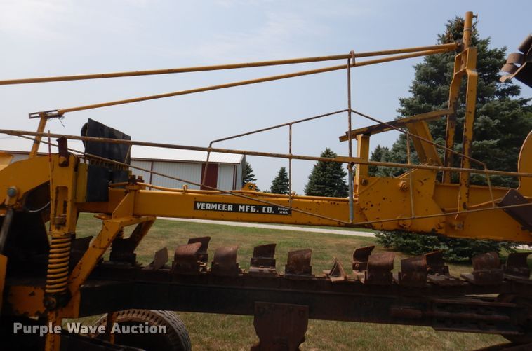 image for item IN9831 Vermeer PT18  tile trencher