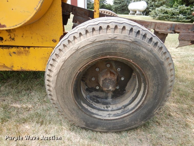 image for item IN9831 Vermeer PT18  tile trencher