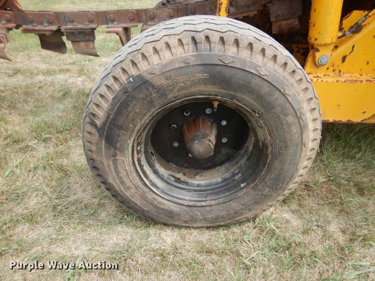 image for item IN9831 Vermeer PT18  tile trencher