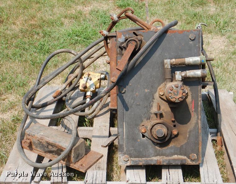 image for item IN9831 Vermeer PT18  tile trencher