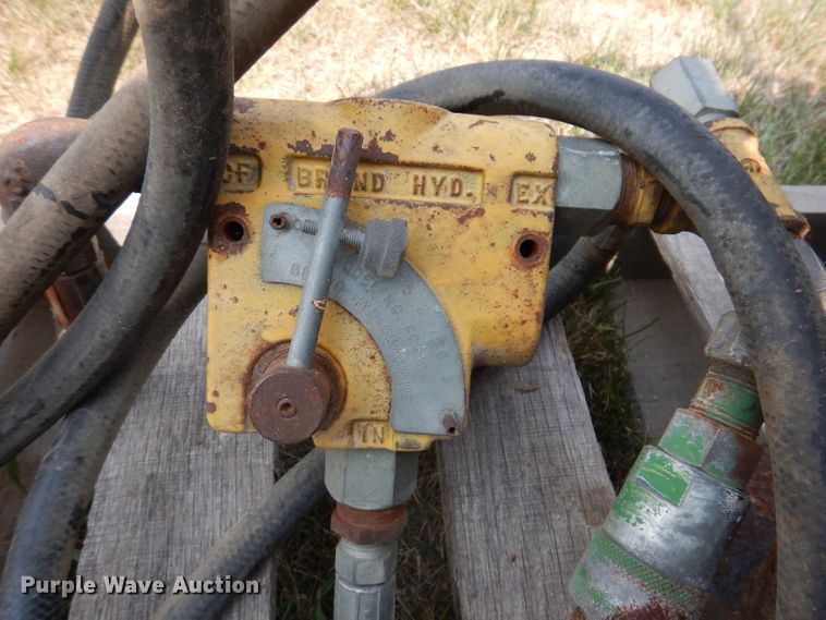 image for item IN9831 Vermeer PT18  tile trencher