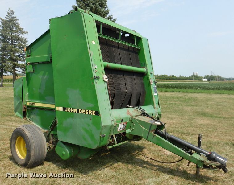 image for item IN9832 1994 John Deere 535  round baler