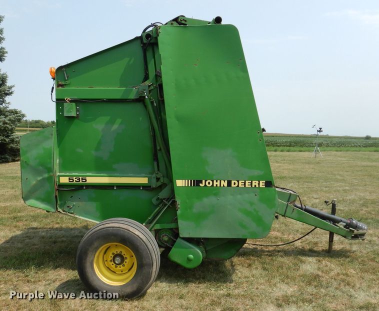 image for item IN9832 1994 John Deere 535  round baler