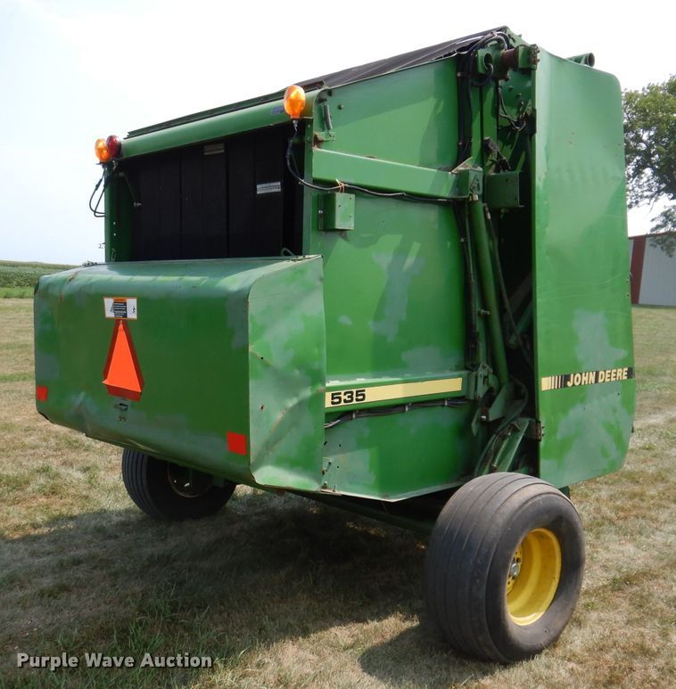 image for item IN9832 1994 John Deere 535  round baler