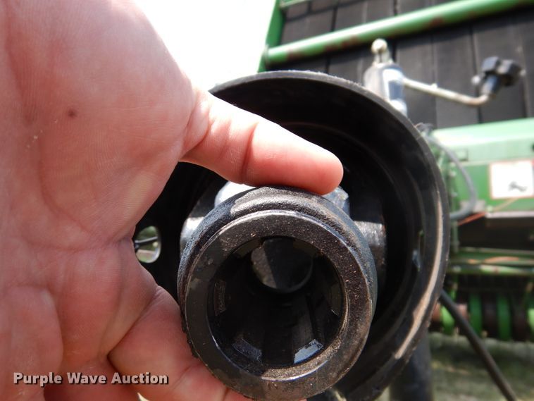 image for item IN9832 1994 John Deere 535  round baler