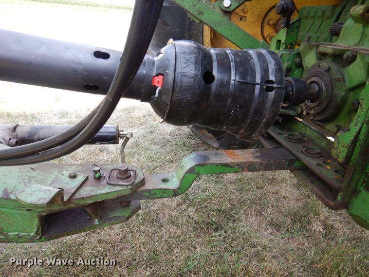 image for item IN9832 1994 John Deere 535  round baler
