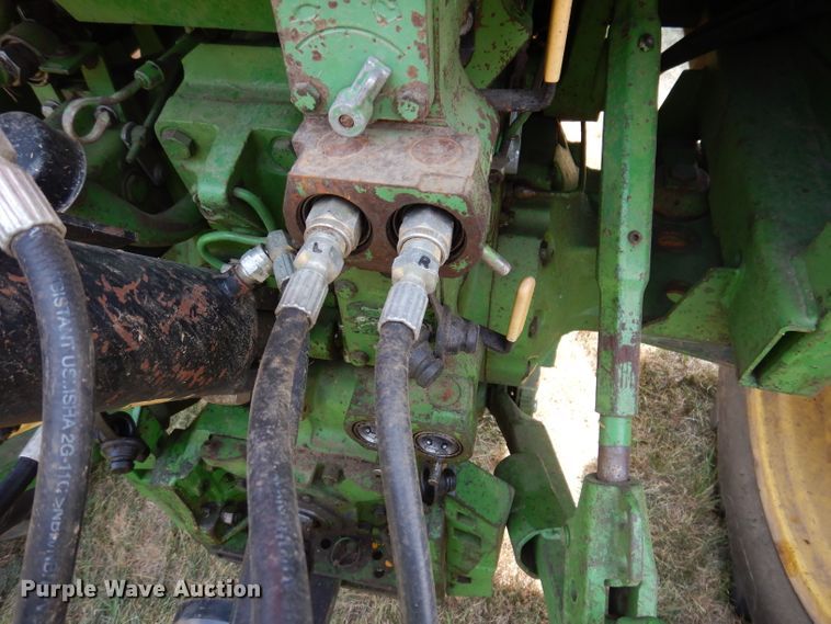 image for item IN9832 1994 John Deere 535  round baler