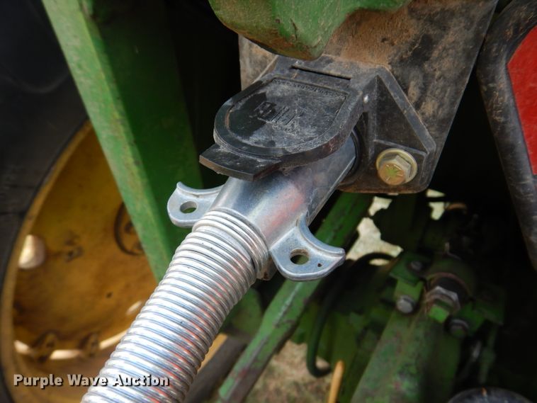 image for item IN9832 1994 John Deere 535  round baler