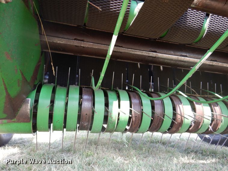 image for item IN9832 1994 John Deere 535  round baler