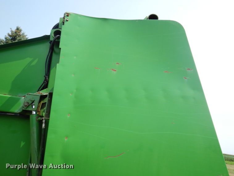 image for item IN9832 1994 John Deere 535  round baler