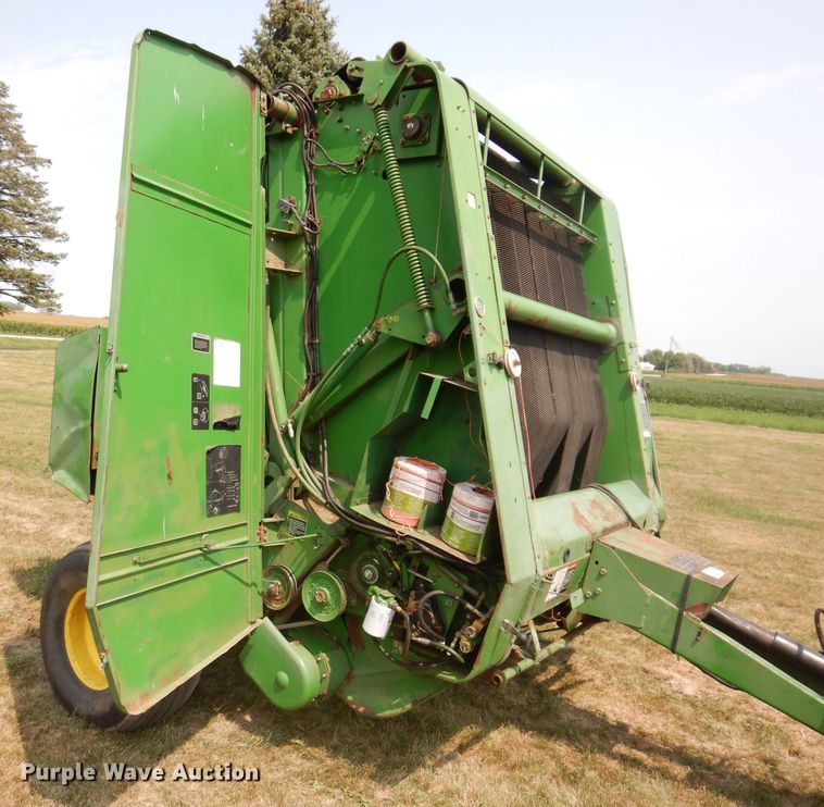 image for item IN9832 1994 John Deere 535  round baler