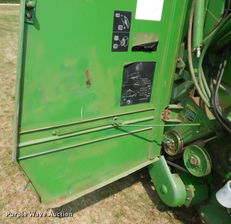 image for item IN9832 1994 John Deere 535  round baler