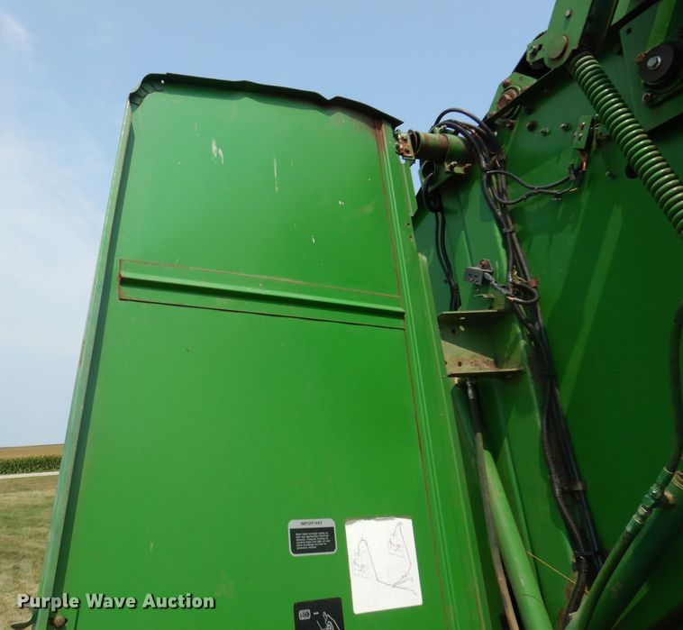 image for item IN9832 1994 John Deere 535  round baler