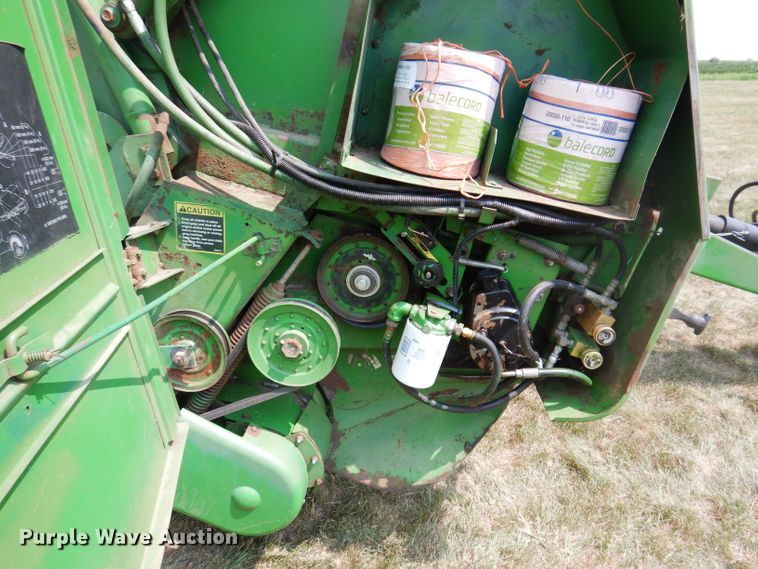 image for item IN9832 1994 John Deere 535  round baler