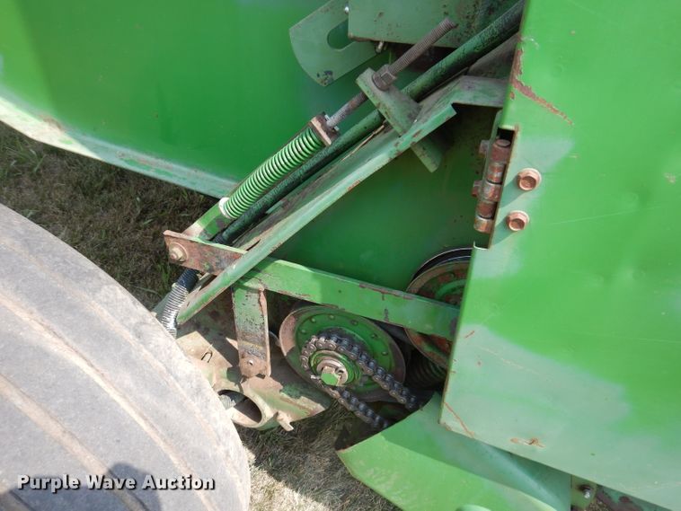 image for item IN9832 1994 John Deere 535  round baler