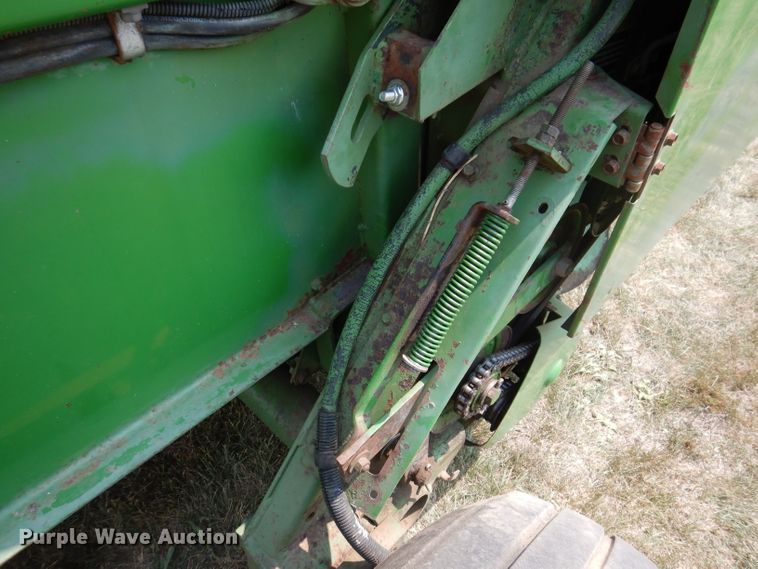 image for item IN9832 1994 John Deere 535  round baler