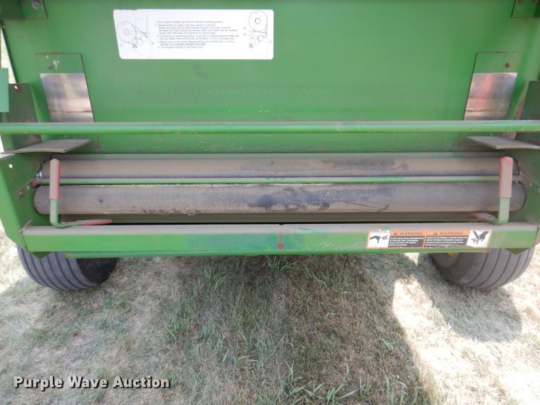 image for item IN9832 1994 John Deere 535  round baler