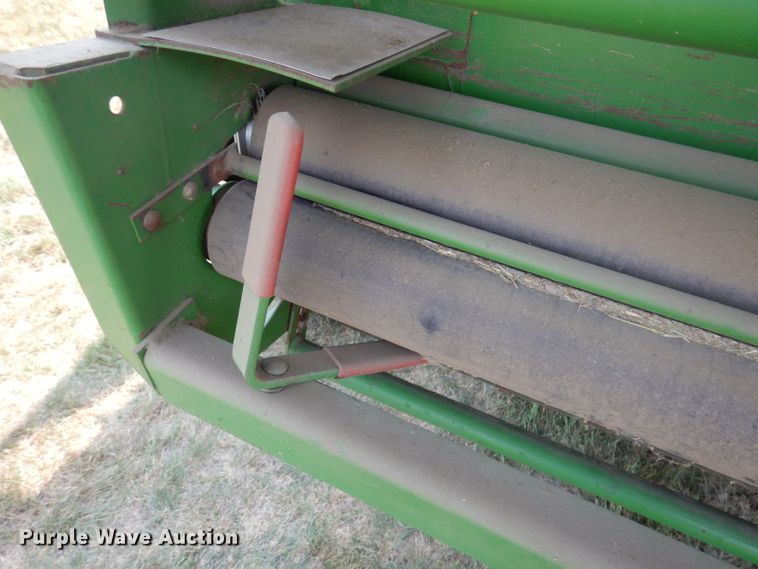 image for item IN9832 1994 John Deere 535  round baler