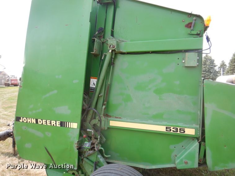 image for item IN9832 1994 John Deere 535  round baler