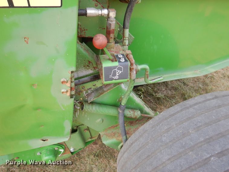 image for item IN9832 1994 John Deere 535  round baler