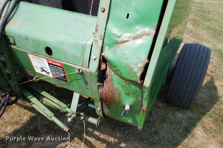 image for item IN9832 1994 John Deere 535  round baler