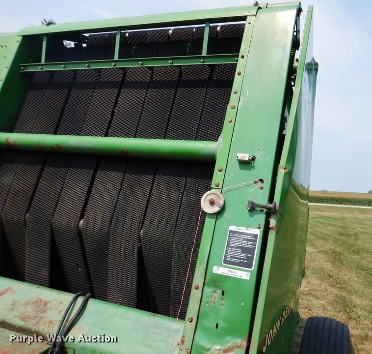 image for item IN9832 1994 John Deere 535  round baler