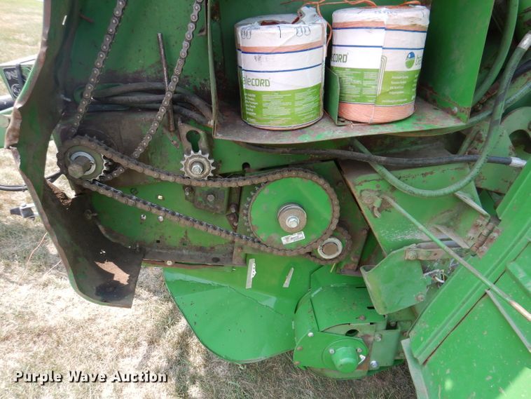 image for item IN9832 1994 John Deere 535  round baler