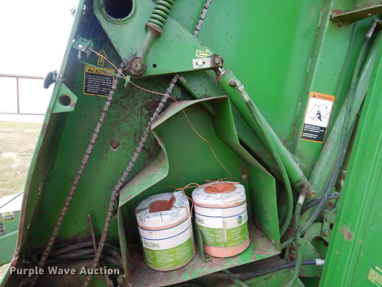 image for item IN9832 1994 John Deere 535  round baler