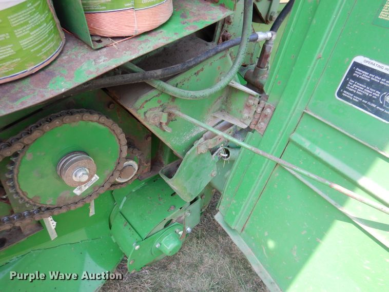 image for item IN9832 1994 John Deere 535  round baler