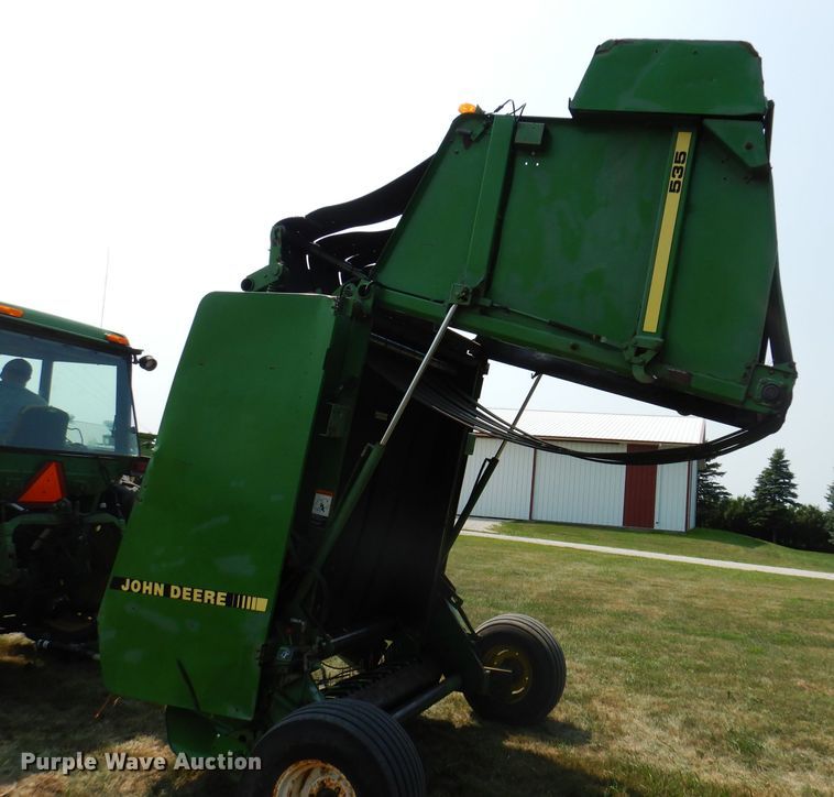 image for item IN9832 1994 John Deere 535  round baler