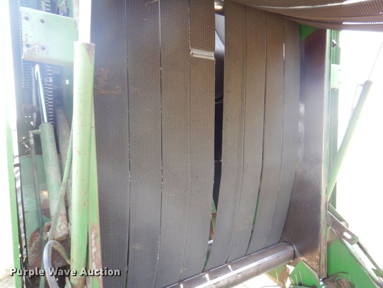 image for item IN9832 1994 John Deere 535  round baler