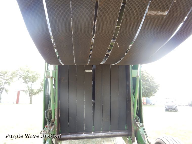 image for item IN9832 1994 John Deere 535  round baler