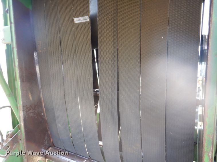 image for item IN9832 1994 John Deere 535  round baler